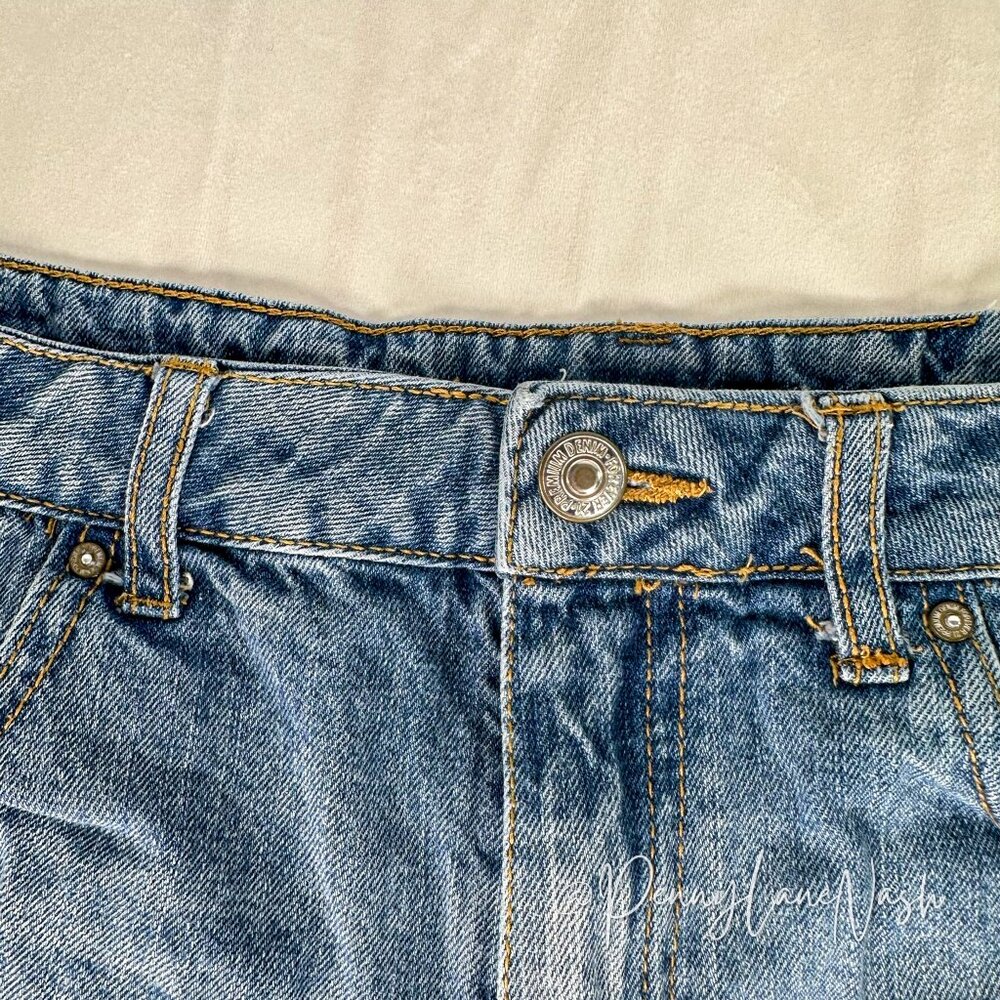 Forever 21 Distressed Cuffed Denim Jean Shorts - Picture 3 of 7